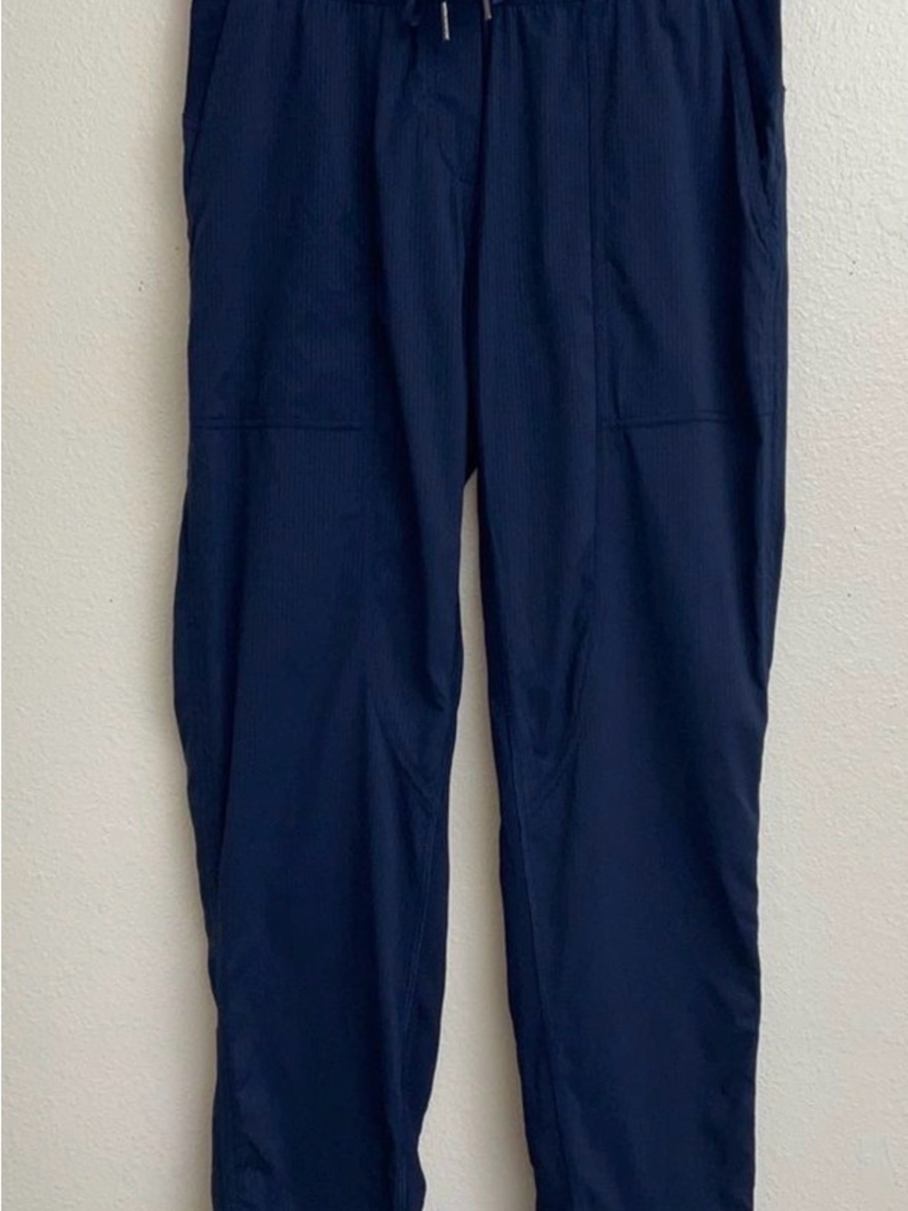 Lululemon Navy Lightweight Joggers Pants Women’s Relaxed Fit Drawstring Size: 4 - Picture 2 of 4